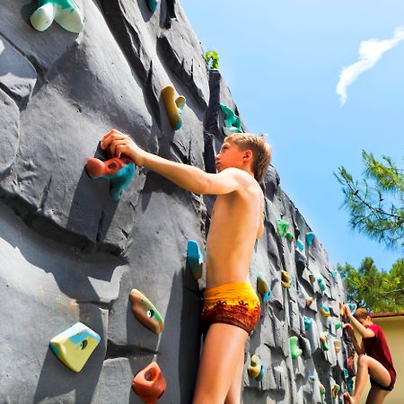 Hotel Marti Myra à Tekirova Extérieur photo Climbing wall at the 2011 World Scout Jamboree
