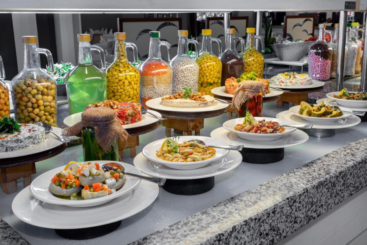 Hotel Marti Myra à Tekirova Extérieur photo A selection of meze